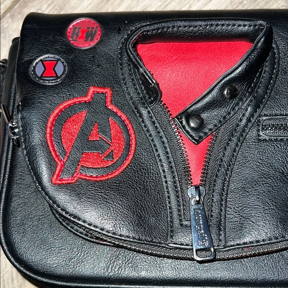 Loungefly avengers black widow crossbody bag - Picture 4 of 4